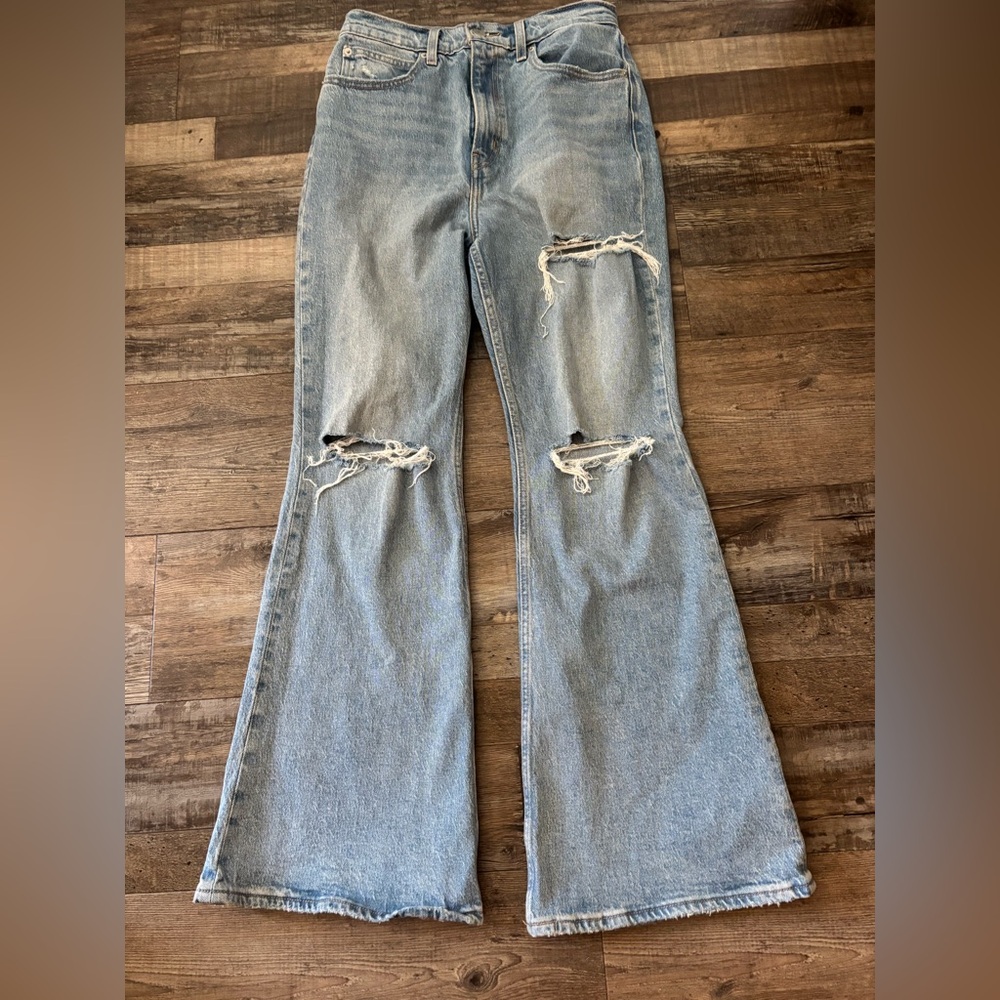 Women’s Levi’s size 27 high rise flare jeans